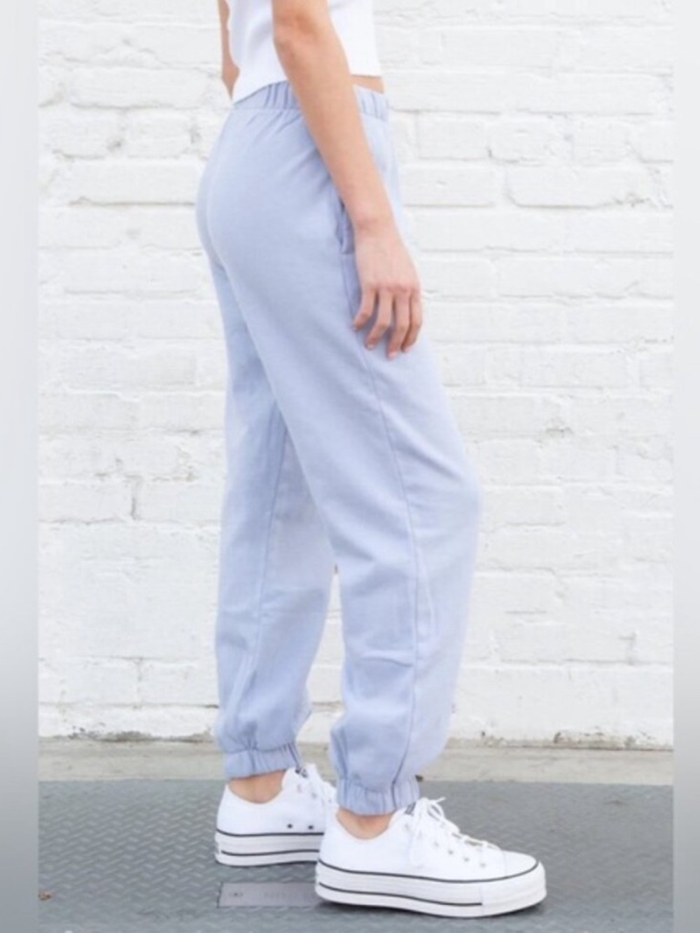 BRANDY MELVILLE Rosa Sweatpants / Joggers in Light Purple / Lilac